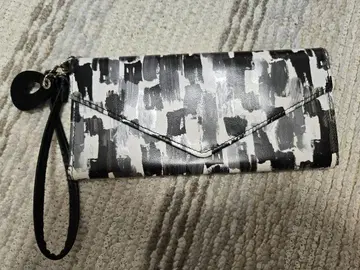 지갑 인트로덕션 페코 가르송