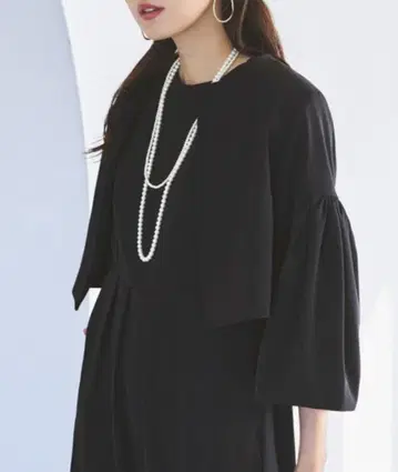 루일 에 부티크 플레어 슬리브 & 올인원 수트