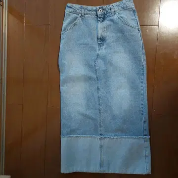 Discocat Denim Co. 라이트 블루 데님 내로우 스커트