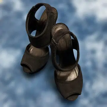 블랙 스웨이드풍 오픈토 샌들 사이즈 34 개성적인 힐 14cm
