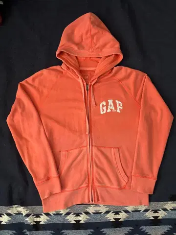 GAP 집업 후드티 프린트 갈라짐 페이드