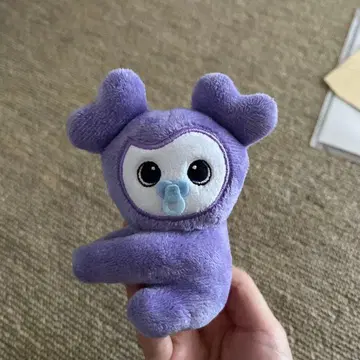 사나 MISAMO TWICE 안고 다니는 마스코트