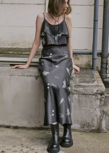 willfully 이번 시즌 멀티 플라워 프린트 스커트