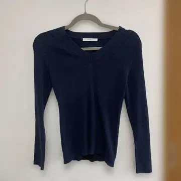 ANAYI 네이비 V넥 니트 새상품급