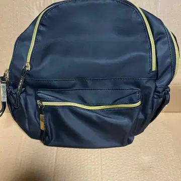 나일론 소재 블랙 백팩형 백