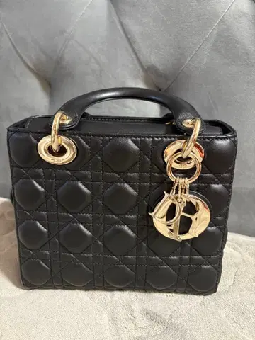 블랙 가죽 퀼팅 핸드백