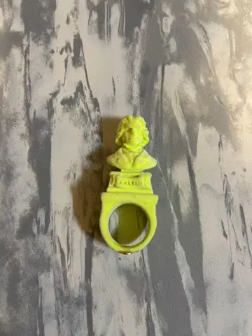 AMBUSH 베토벤 모티브 플로키 링 형광 그린