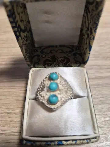 터콰이즈석이 달린 실버 반지
