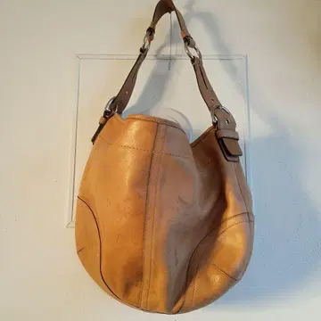 베이지 가죽 숄더백