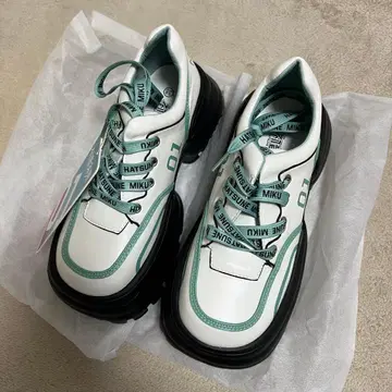 하츠네 미쿠 텐우가와 콜라보 통굽 스니커즈 중국 한정판