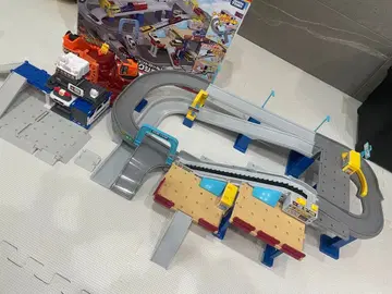 토미카 액션 고속도로 경찰서 공사장