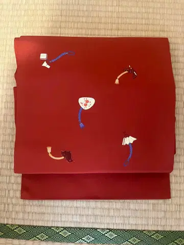 나고야 오비 빨간색 바탕 부채 조개 무늬