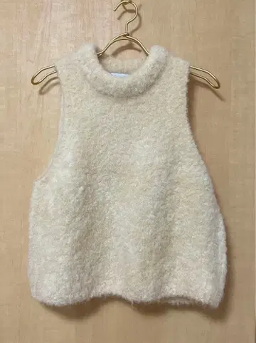 H&M 모헤어 울 니트 슬리브리스 베스트