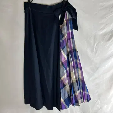 윌 셀렉션 무릎 아래 스커트 절개 네이비 체크 무늬