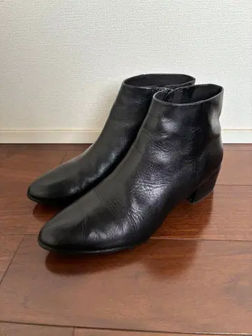 르 탈롱 블랙 스틸레토 부츠