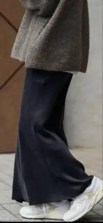 프레임워크 큐프라 바이어스 새틴 롱 스커트 블랙 맥시 스커트