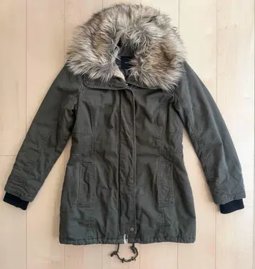 FOREVER21 퍼 달린 밀리터리 패딩 자켓 M 카키