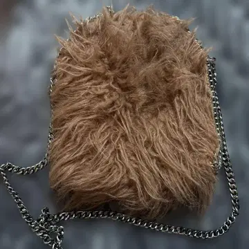 브라운 퍼 숄더백