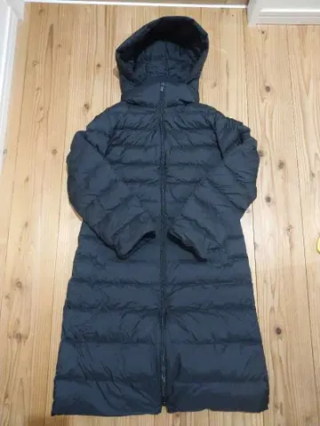 유니클로 울트라 라이트 다운 롱 코트 M 사이즈 블랙