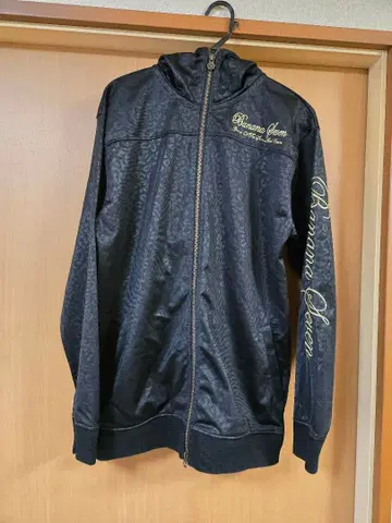 바나나 세븐 블랙 집업 후드티 자수