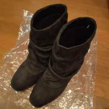 12/13까지 [미사용 새상품] 스웨이드풍 숏부츠 24.5~25.0cm