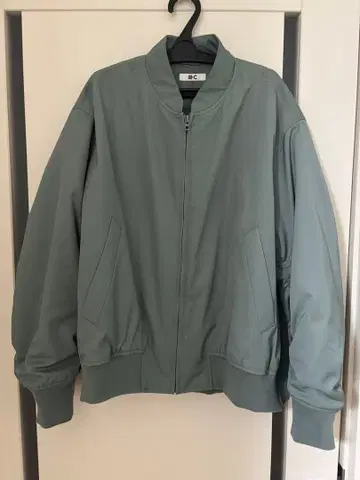 유니클로 C 보머 자켓 MA1