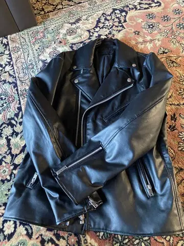 유니클로 블랙 더블 라이더 자켓 남성용 M SLIM FIT