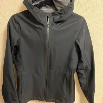 새상품급 UNIQLO 후드 부착 나일론 자켓 M 사이즈