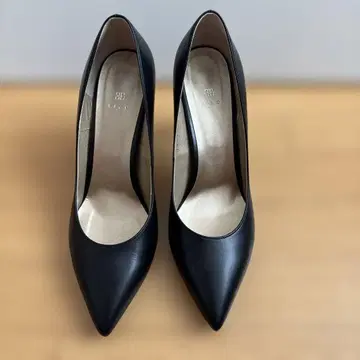 EIZO 블랙 하이힐