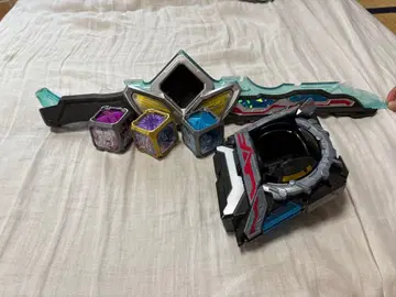 울트라맨 아크 아이소드 & 아크 라이저, 큐브 3개 (특별 음성 포함)