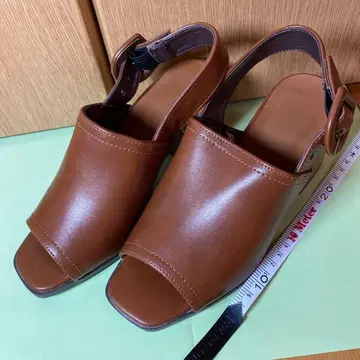 [ S 사이즈 ] GU 블록 힐 샌들