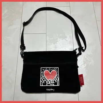Manhattan Portage 키스 해링 하트 디자인 사코슈