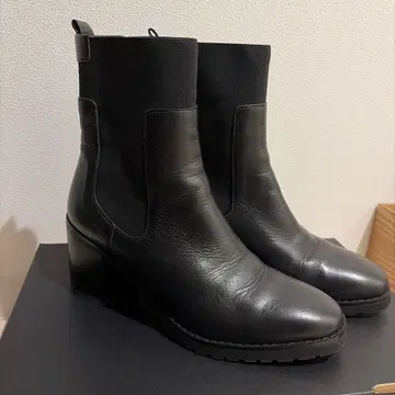 DIANA 블랙 사이드 고어 부츠