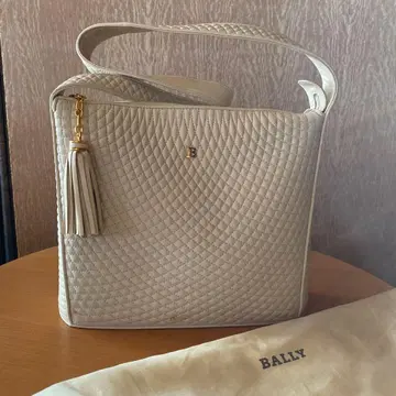 발리 퀼팅 숄더백