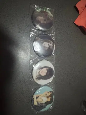 우에다 레이나 캔뱃지 4종 미개봉