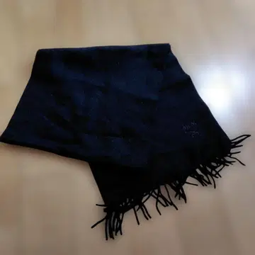 MCM 블랙 머플러 로고 자수