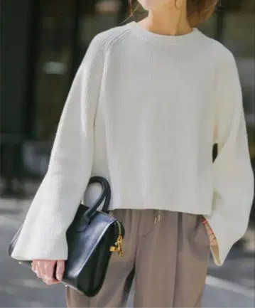 [ 새상품 택 포함 ] Spick and Span 벌키얀 아제 백산 니트