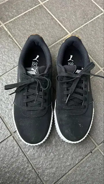 PUMA 블랙 스니커즈 로우컷 24cm