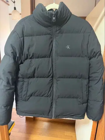 Calvin Klein 블랙 다운 자켓