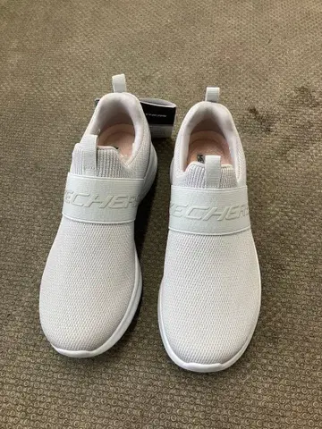 스케쳐스 미사용품 24.0cm