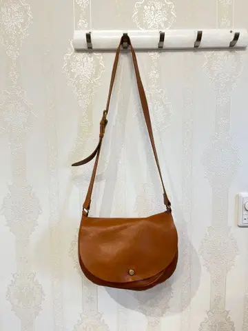 브라운 가죽 숄더백