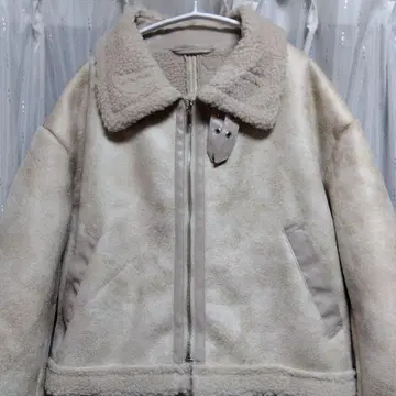 베이지 퍼 달린 숏 자켓
