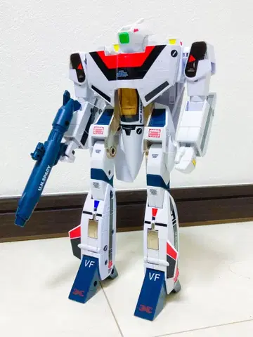 마크로스 VF-1 발키리 타카토쿠 반다이