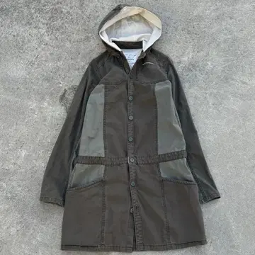 올리브색 후드 부착 모즈 코트