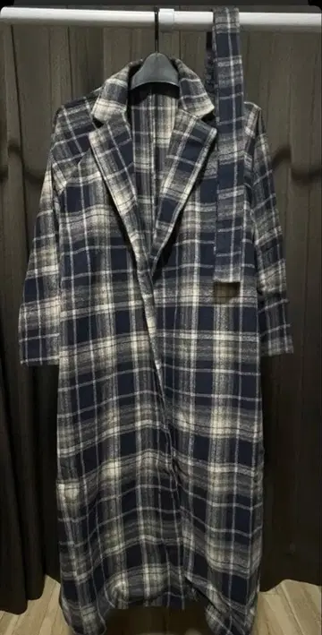 체크 롱 가운 코트