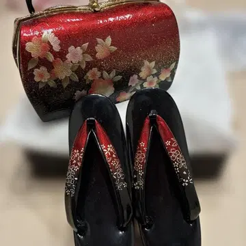 일본 의류용 백 빨간색과 블랙 꽃무늬