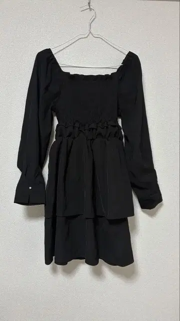 e m s 블랙 긴팔 티어드 원피스