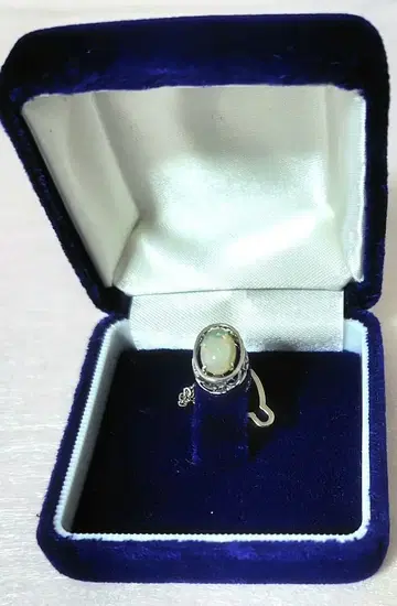 실버 오팔 보석 태국 핀 세로 약 1.2cm x 가로 약 1cm