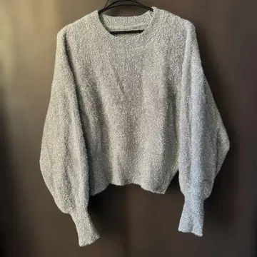 볼륨 슬리브 라이트 그레이 니트 스웨터