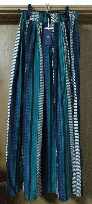 SHIPS 별주 UHURU 프린트 전개 스커트